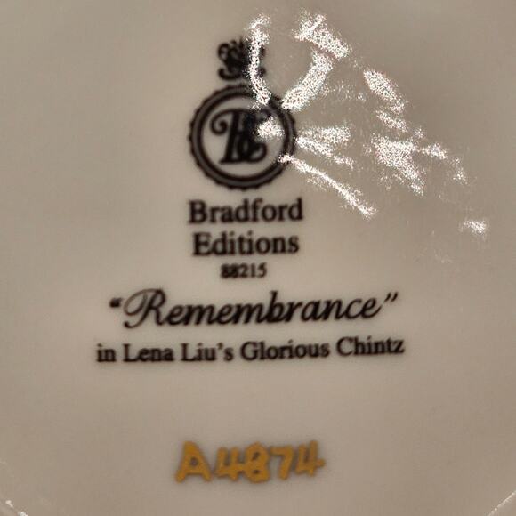 Vintage Bradford Editions Lena Liu "Remembrance" Floral Teacup & Saucer Set - Picture 4 of 6